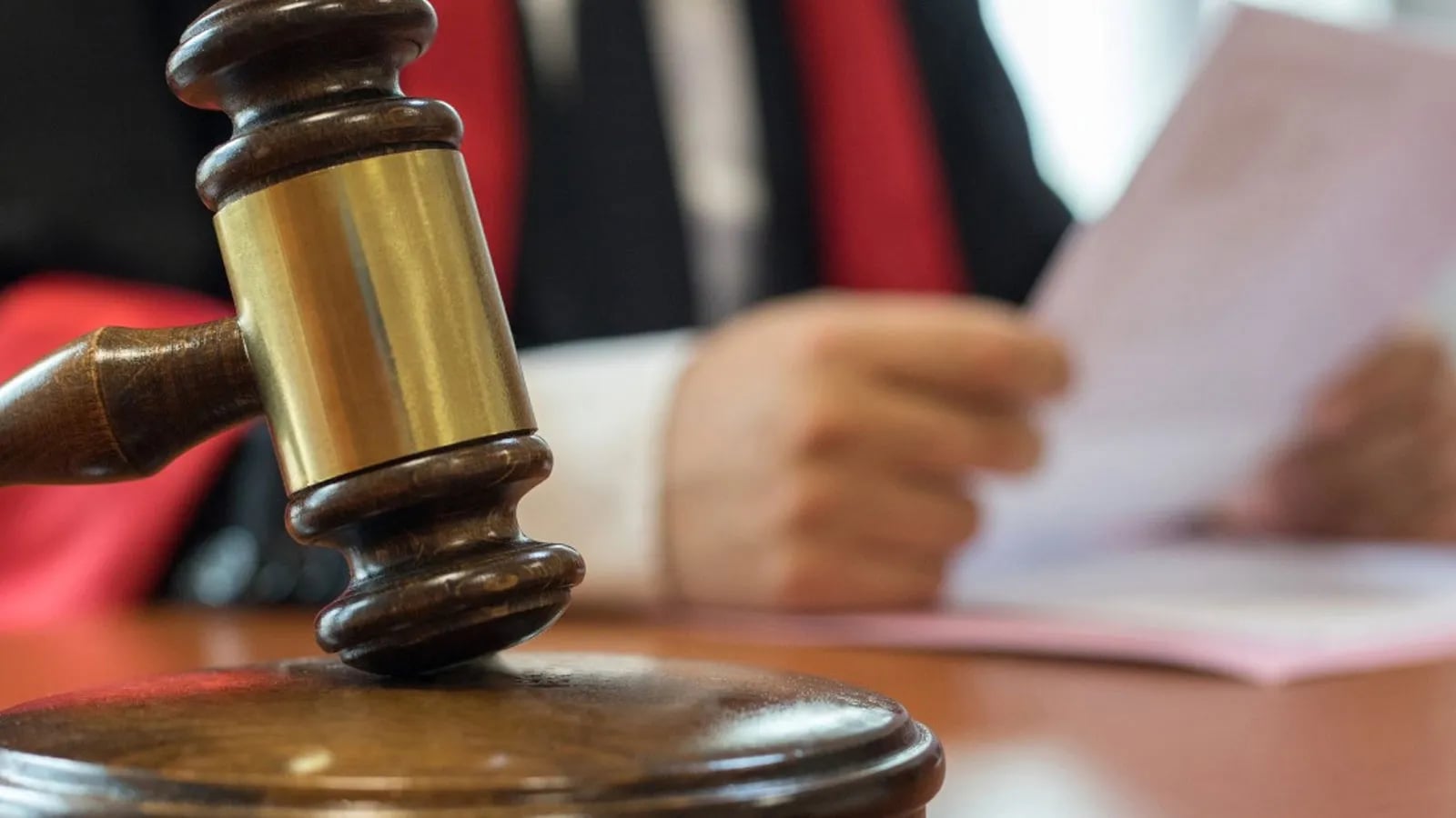 İBB Davası Başladı: Durum Gerginleşti, Salon Boşaltıldı